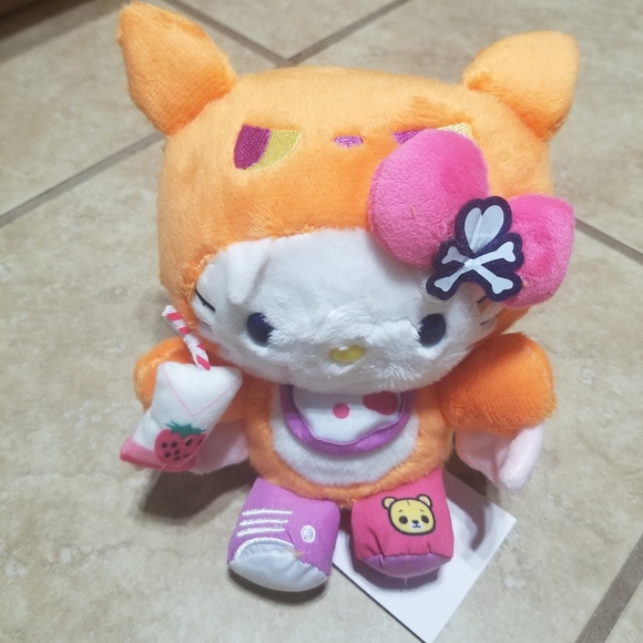 Tokidoki x Hello Kitty Halloween Orange Bat Bean Bag 6 Inch Plush - Picture 1 of 3